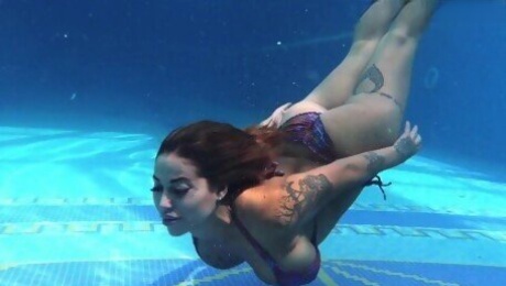 Good-looking Heidi Van Horny's underwater teen porn